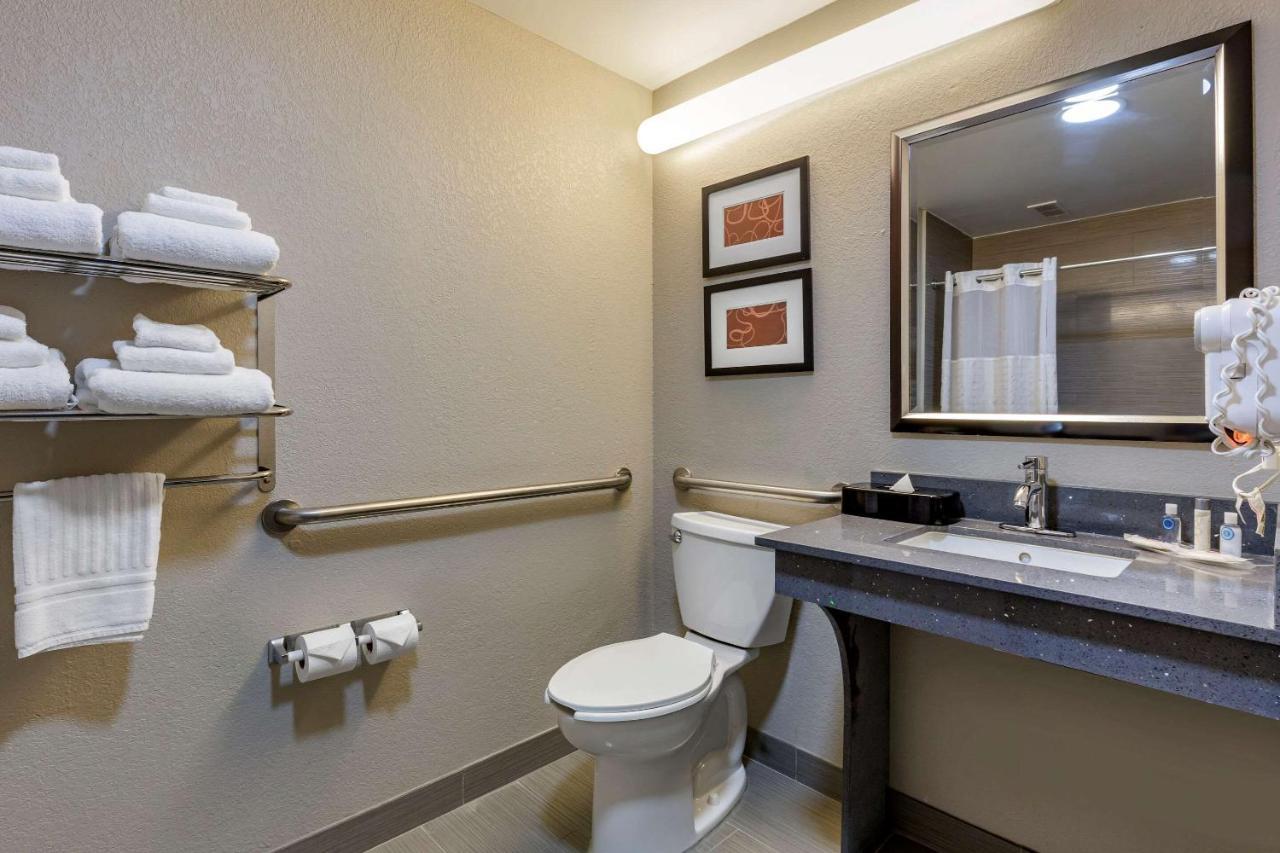Comfort Suites Pineville - Ballantyne Area Exteriör bild