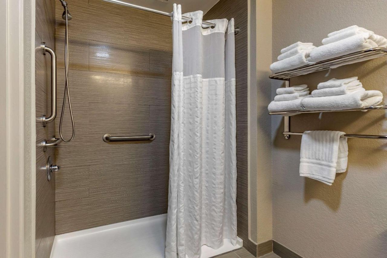 Comfort Suites Pineville - Ballantyne Area Exteriör bild