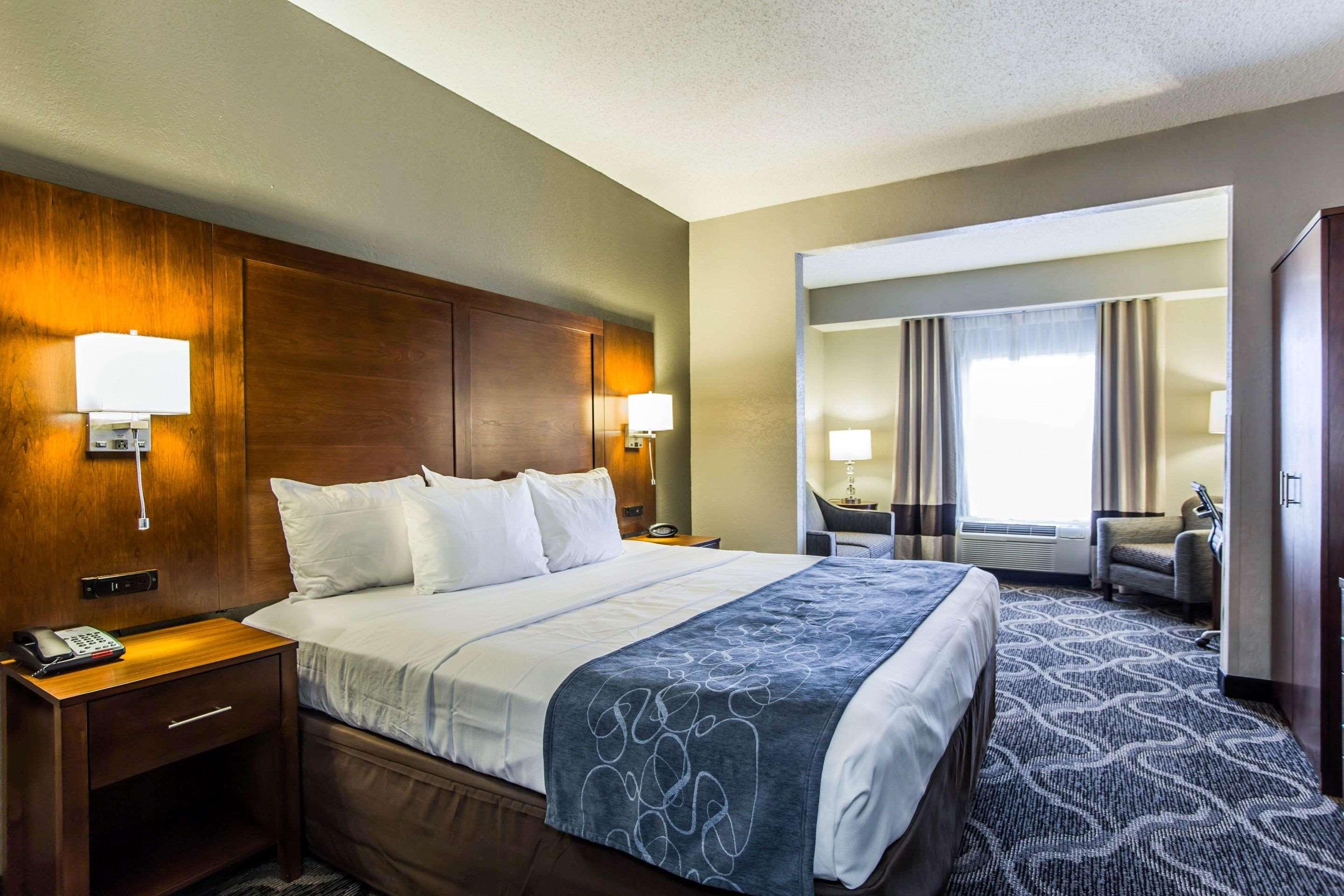 Comfort Suites Pineville - Ballantyne Area Exteriör bild