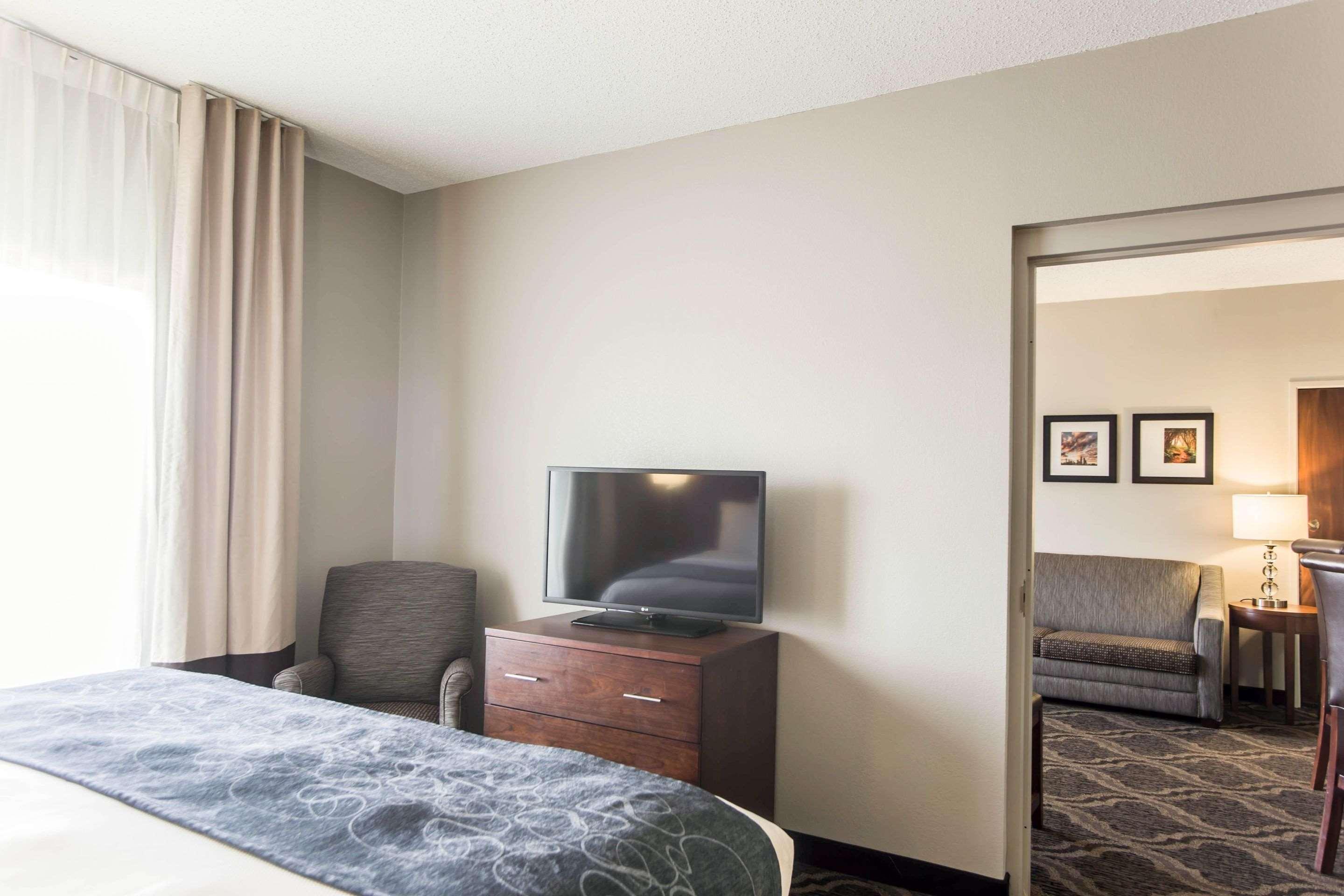 Comfort Suites Pineville - Ballantyne Area Exteriör bild