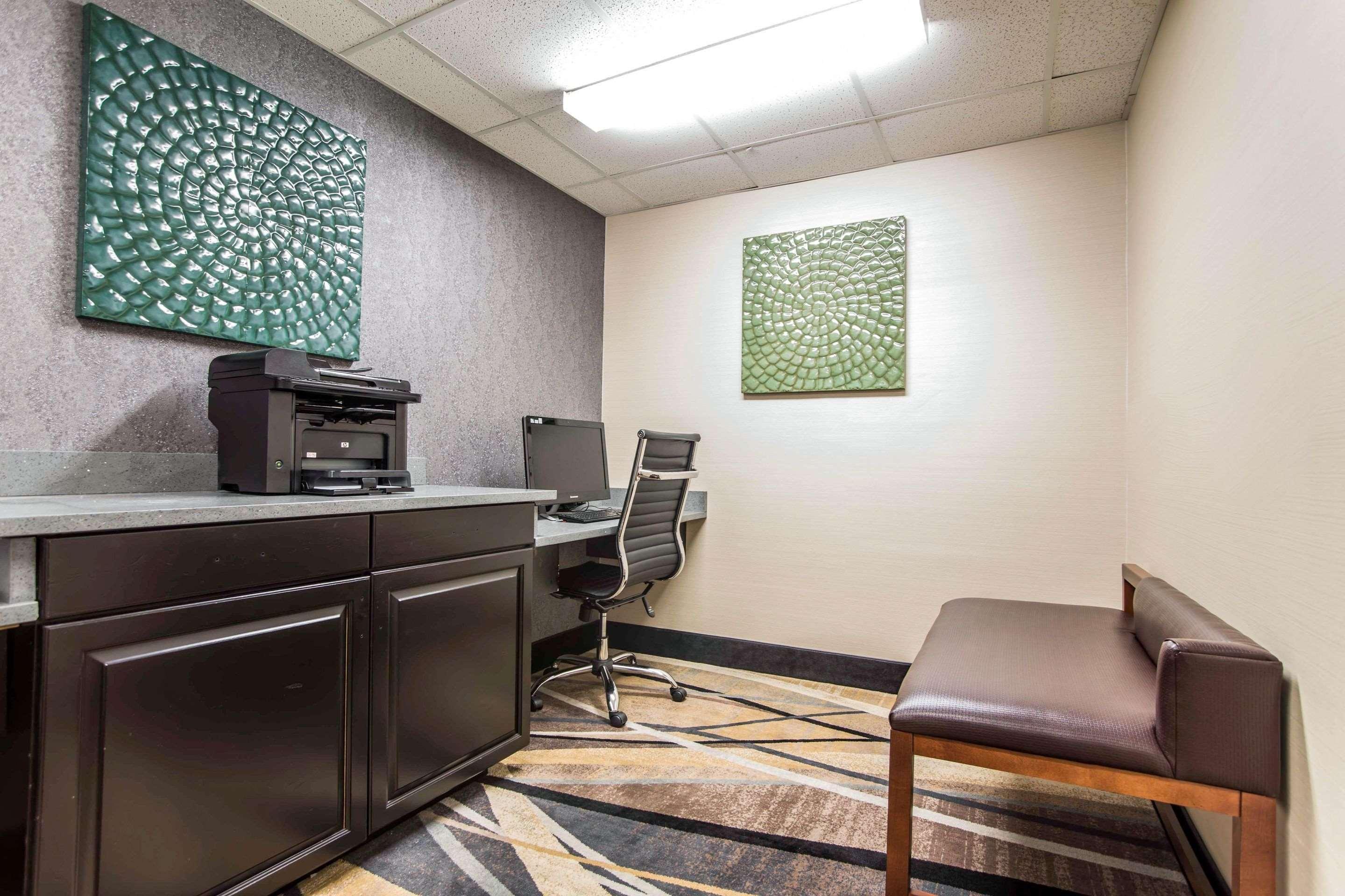 Comfort Suites Pineville - Ballantyne Area Exteriör bild