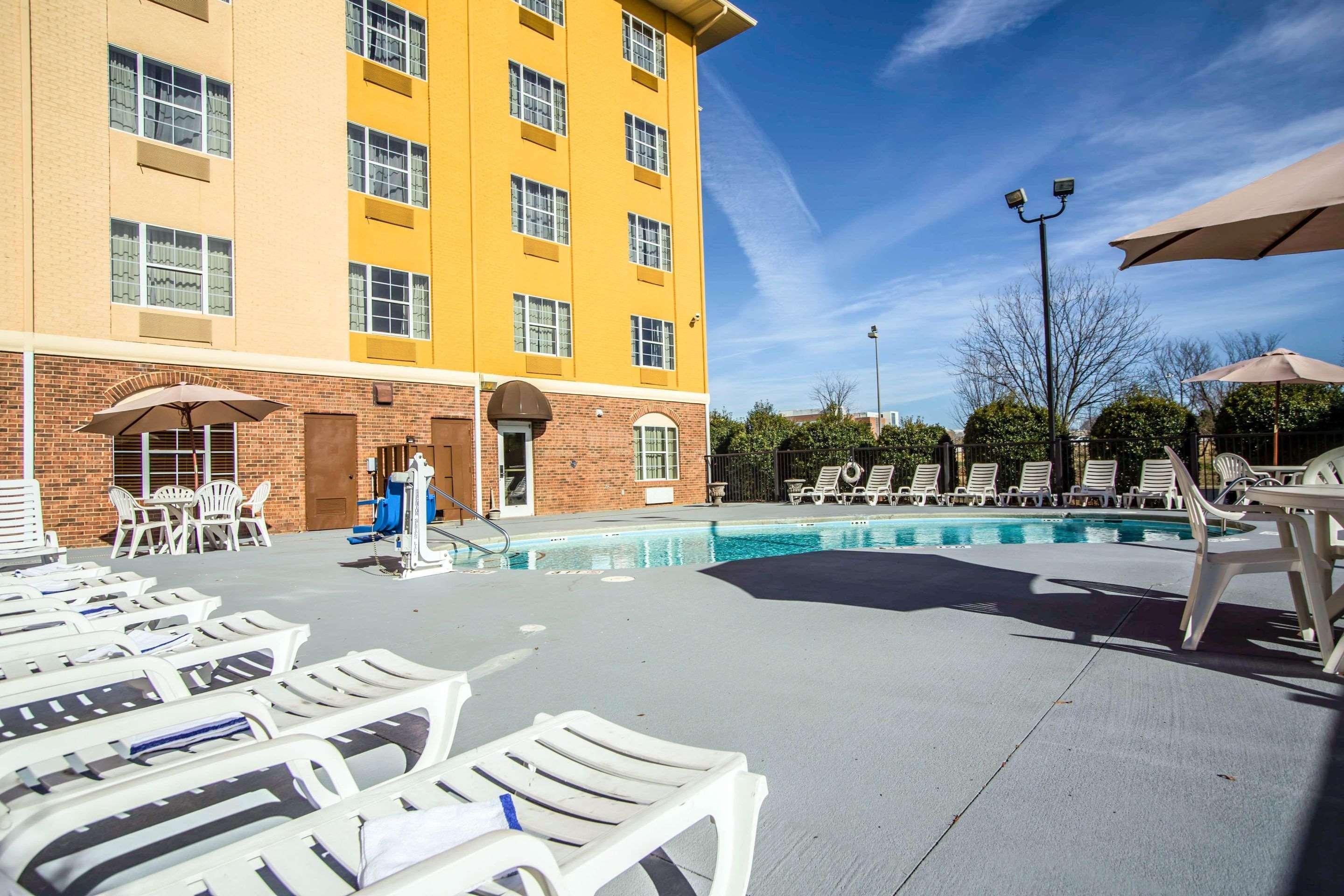 Comfort Suites Pineville - Ballantyne Area Exteriör bild