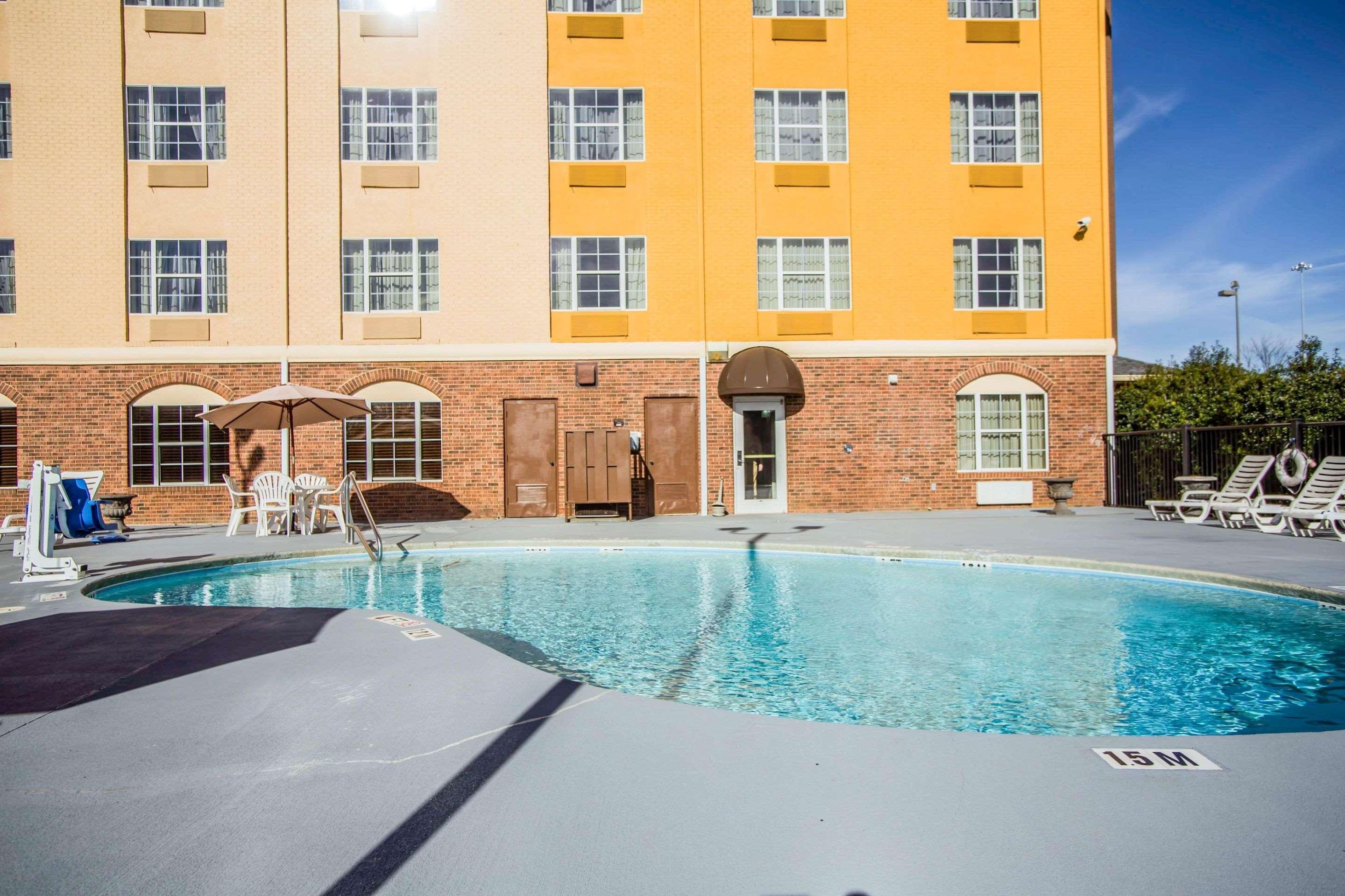 Comfort Suites Pineville - Ballantyne Area Exteriör bild